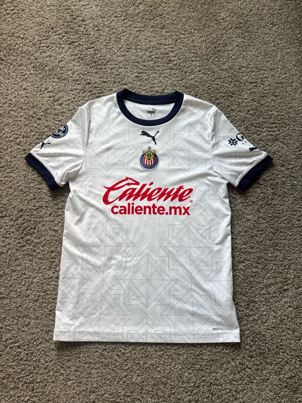 Puma Chivas Away Jersey 22/23 men’s medium. In good condition